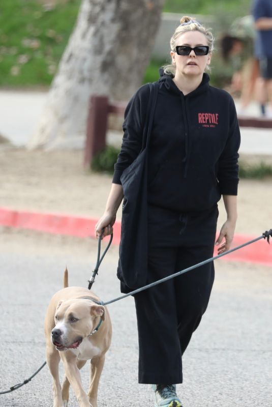 ALICIA SILVERSTONE Out Hiking in Los Angeles 12/22/2022