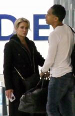 AMY ROBACH and TJ Holmes at Airport in Atlanta 12/27/2022