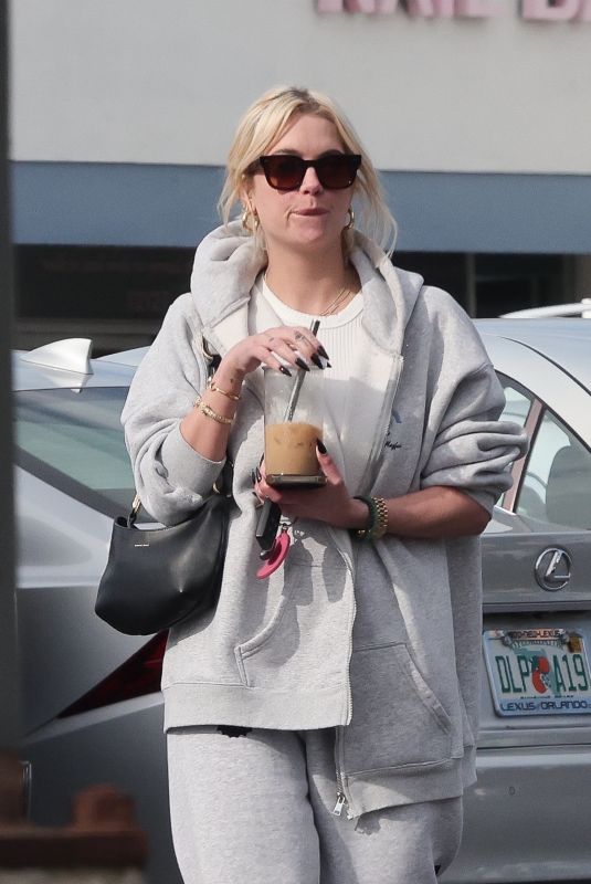 ASHLEY BENSON Heading to a Nails Salon in Los Angeles 12/16/2022