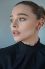 CHLOE MORETZ - Instagram Photos and Video 11/30/2022