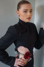 CHLOE MORETZ - Instagram Photos and Video 11/30/2022