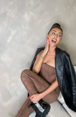 CHLOE VEITCH - Instagram Photos 12/14/2022