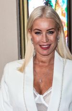 DENISE VAN OUTEN at Jack and the Beanstalk Press Night at London Palladium 12/14/2022
