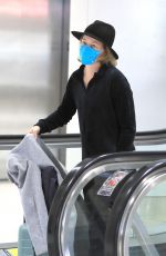 ELIZABETH BANKS Arrives at Los Angeles International Airport 12/02/2022