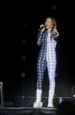 ELLIE GOULDING Performs at The Art for All Concert in Sydney 12/09/2022