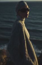 ELSA HOSK - Instagram Photos 12/19/2022
