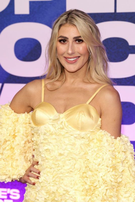 EMMA SLATER at 2022 People’s Choice Awards in Santa Monica 12/06/2022
