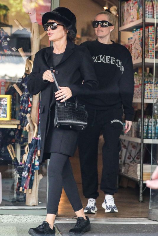 ERIKA JAYNE and LISA RINNA Out Shopping in Los Angeles 12/28/2022