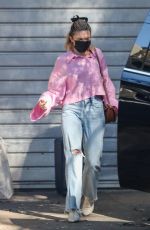 FLORNCE PUGH Arrives at a Friend