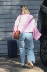FLORNCE PUGH Arrives at a Friend
