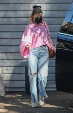 FLORNCE PUGH Arrives at a Friend
