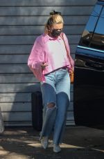 FLORNCE PUGH Arrives at a Friend