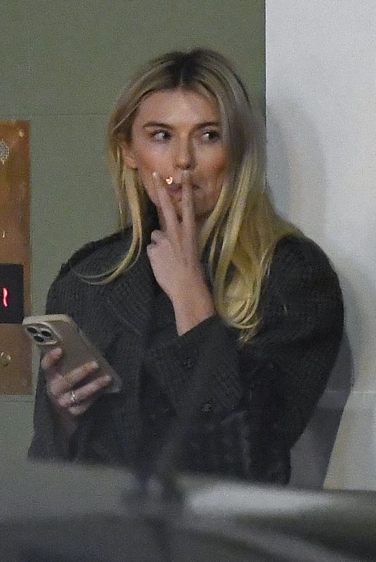 GEORGIA TOFFOLO Out Smoking After Meeting with Friends at Soho House in London 12/21/2022