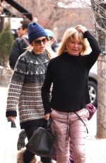 GOLDIE HAWN and KATE HUDSON Doing Some Last-minute Christmas Shopping in Aspen 12/23/2022