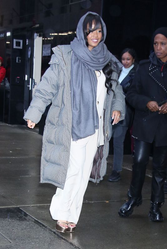 H.E.R. Leaves Good Morning America in New York 12/07/2022