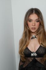 HAILEE STEINFELD for David Koma Resort 2023