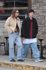 HAILEY and Justin BIEBER Out for Christmas Shopping After Having Breakfast in West Hollywood 12/22/2022