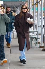 HAILEY and Justin BIEBER Out for Coffee in New York 12/06/2022