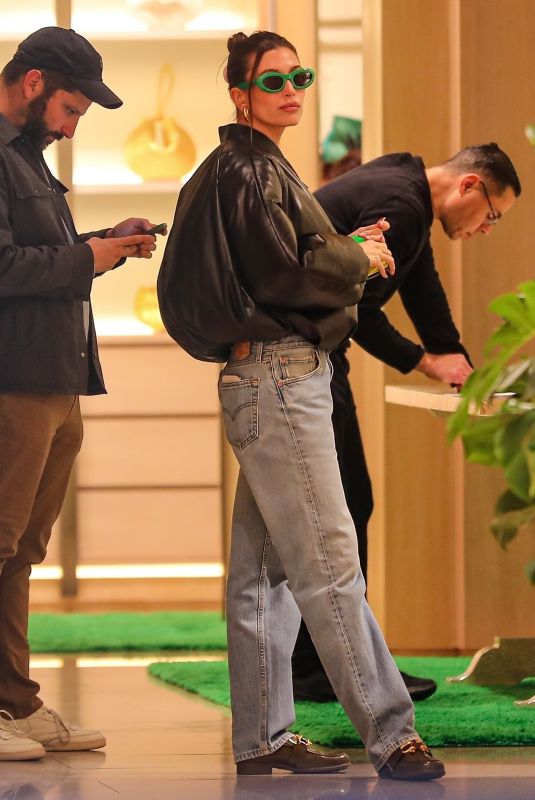 HAILEY BIEBER Shopping at Bottega Veneta in Los Angeles 12/15/2022