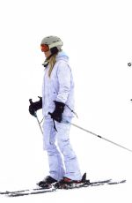 HEIDI KLUM Out Skiing at the Slopes in Aspen 12/28/2022