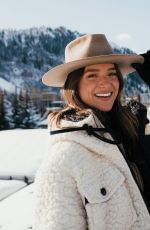 HELEN OWEN - Instagram Photos 12/18/2022