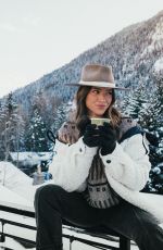 HELEN OWEN - Instagram Photos 12/18/2022