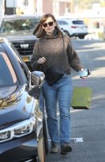 JENNIFER GARNER Out Shopping in Pacific Palisades 12/19/2022