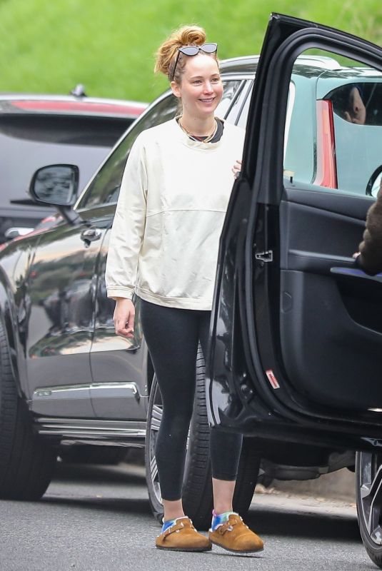 JENNIFER LAWRENCE Out at a Park in Los Angeles 12/27/2022