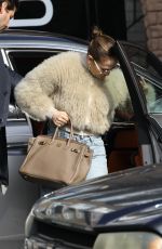 JENNIFER LOPEZ Arrives at a Photoshoot in Los Angeles 12/28/2022