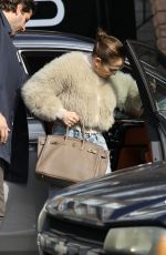 JENNIFER LOPEZ Arrives at a Photoshoot in Los Angeles 12/28/2022