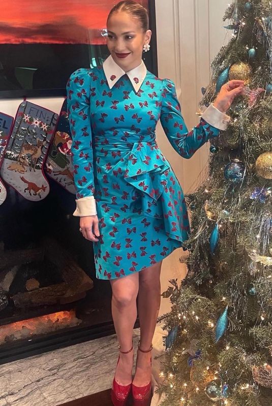 JENNIFER LOPEZ - Instagram Photos 12/26/2022