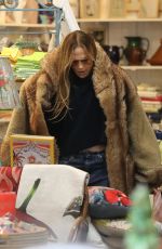 JENNIFER LOPEZ on Christmas Shopping at American Rag in Los Angeles 12/14/2022