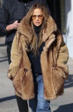 JENNIFER LOPEZ on Christmas Shopping at American Rag in Los Angeles 12/14/2022