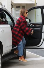 JENNIFER LOPEZ Out and About in Beverly Hills 12/15/2022