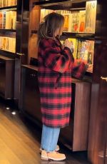 JENNIFER LOPEZ Out Shopping in Beverly Hills 12/15/2022