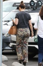 JENNIFER LOPEZ Out Shopping in Los Angeles 12/26/2022