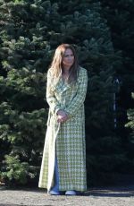 JENNIFER LOPEZ Out Shopping in Santa Monica 12/03/2022