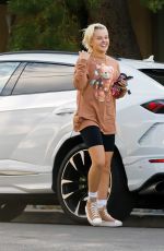 JOJO SIWA Out and About in Los Angeles 11/30/2022