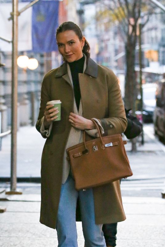 KARLIE KLOSS Out for Coffee in New York 12/14/2022