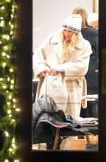 KATE HUDSON Out Shopping in Aspen 12/21/2022
