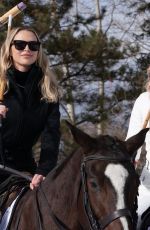 KATE HUDSON SARA FOSTER Riding Ponies in Aspen 12/21/2022