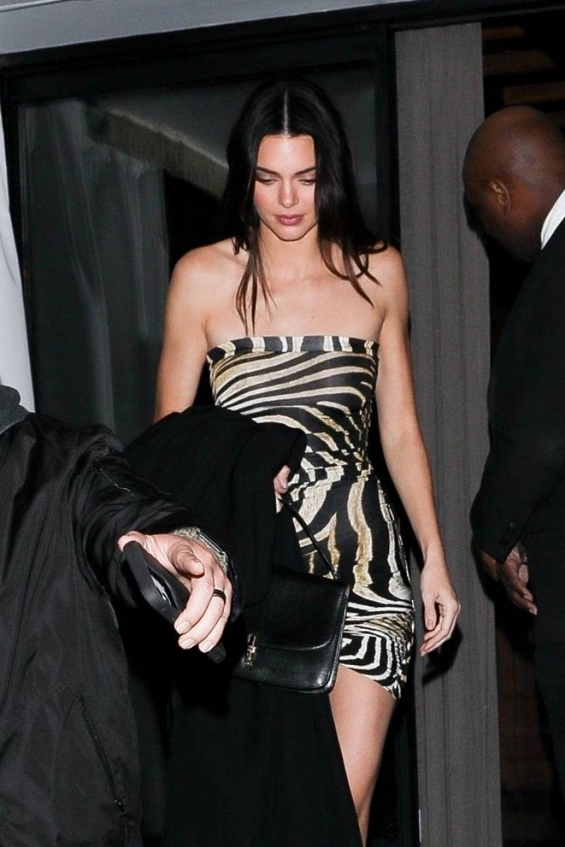 KENDALL JENNER Out for Dinner with Friends in West Hollywood 12/08/2022 ...
