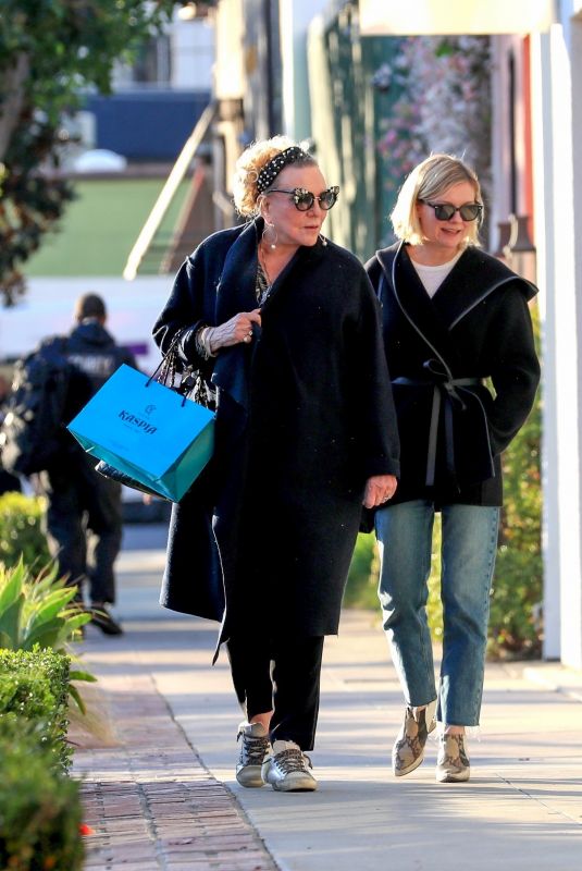 KIRSTEN DUNST Out with Her Mom on Melrose Place in Los Angeles 12/06/2022