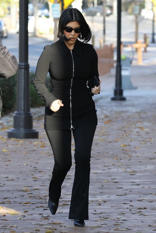 KOURTNEY KARDASHIAN Leaves a Studio in Calabasas 12/03/2022