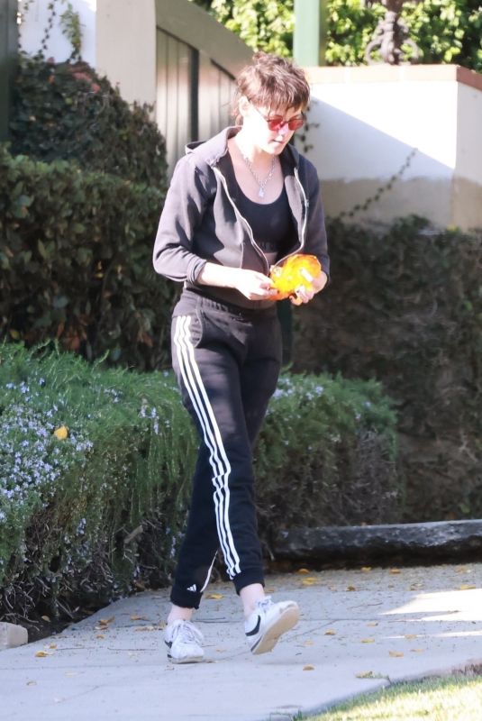 KRISTEN STEWART Out in Los Angeles 12/03/2022