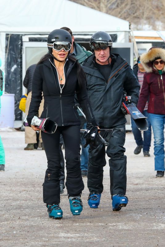 LAUREN SANCHEZ and Jeff Bezos Hits the Slopes in Aspen 12/27/2022