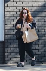 LILY KERSHAW Waits for Her To-go Lunch Order in Los Feliz 12/09/2022