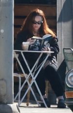 LILY KERSHAW Waits for Her To-go Lunch Order in Los Feliz 12/09/2022