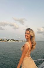 LINDSAY BREWER - Instagram Photos 12/14/2022