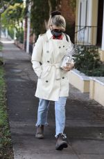 LORI LOUGHLIN Leaves Hair Salon in Los Angeles 12/10/2022